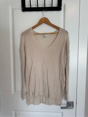 Aritzia Wool Linen V-Neck Cable Knit Sweater - Cream